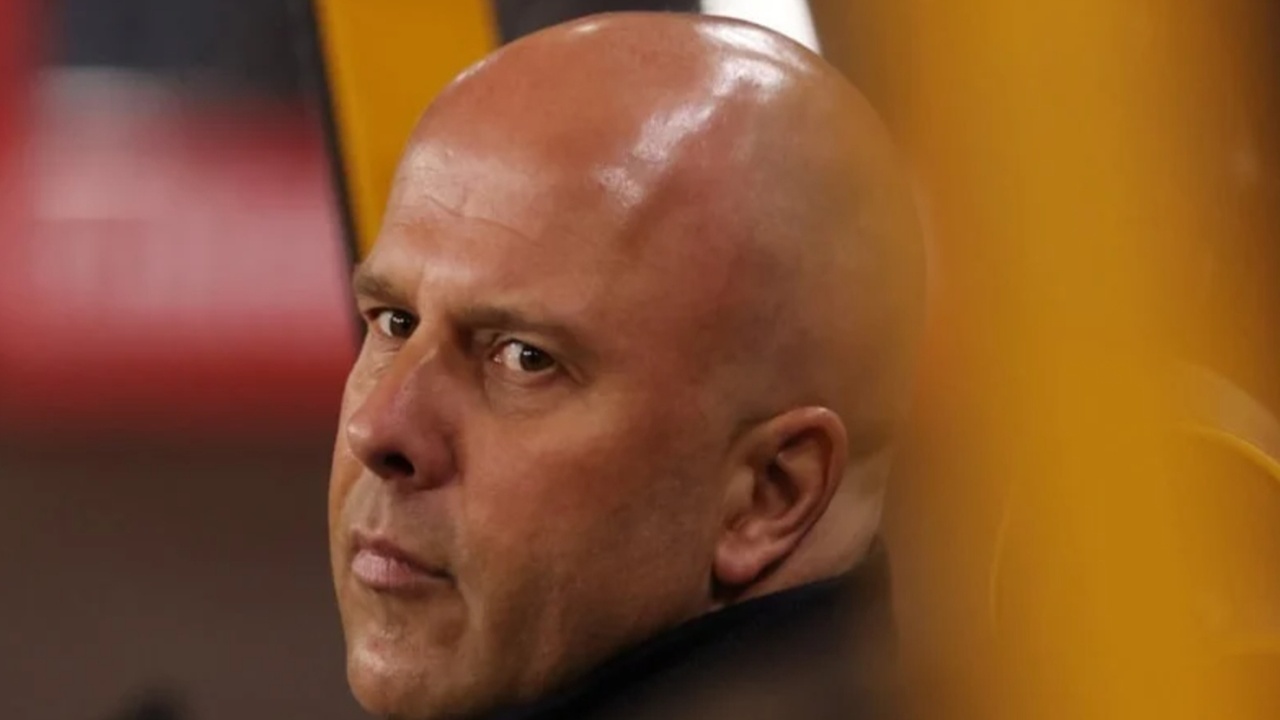 Liverpool’da Büyük Deprem: Arne Slot’un Kaderi Galatasaray Maçına Bağlı